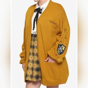 Harry Potter Womens XL Hufflepuff Cardigan Sweater Hot Topic Mustard Color NWT